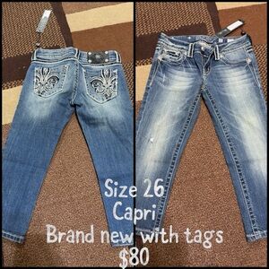 Miss Me Light Wash Embroidered Pocket Capri Jeans